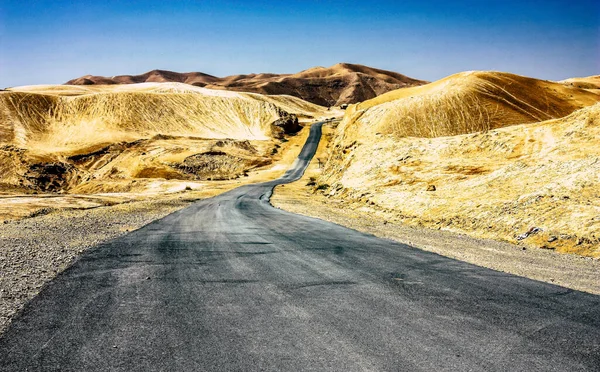 Negev Israel April 2018 Zicht Weg Die Negev Woestijn Oversteekt — Stockfoto