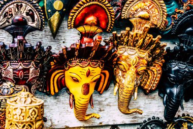 Kathmandu Nepal Eylül 01, 2018 Kathmandu sokaklarında satılan dekoratif nesnelerin kapatılması