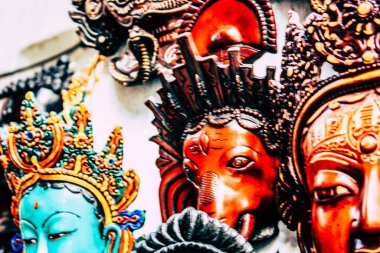 Kathmandu Nepal Eylül 01, 2018 Kathmandu sokaklarında satılan dekoratif nesnelerin kapatılması