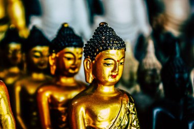 Kathmandu Nepal Eylül 01, 2018 Kathmandu sokaklarında satılan dekoratif nesnelerin kapatılması