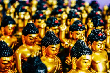 Kathmandu Nepal Eylül 01, 2018 Kathmandu sokaklarında satılan dekoratif nesnelerin kapatılması