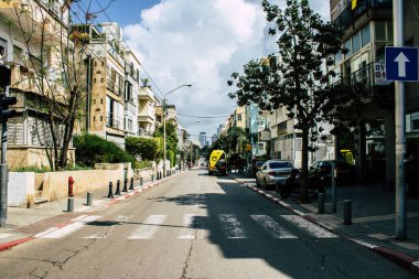 Tel Aviv İsrail 31 Mart 2020 'de Tel Aviv' in boş caddelerini Coronavirus 'un yayılmasını önlemek için nüfusun karantinası sırasında görüntüledi.