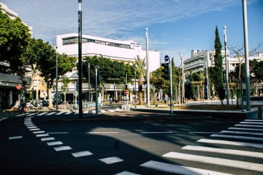 Tel Aviv İsrail 31 Mart 2020 'de Tel Aviv' in boş caddelerini Coronavirus 'un yayılmasını önlemek için nüfusun karantinası sırasında görüntüledi.
