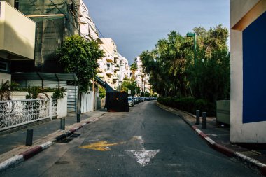 Tel Aviv İsrail 31 Mart 2020 'de Tel Aviv' in boş caddelerini Coronavirus 'un yayılmasını önlemek için nüfusun karantinası sırasında görüntüledi.