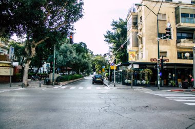 Tel Aviv İsrail 31 Mart 2020 'de Tel Aviv' in boş caddelerini Coronavirus 'un yayılmasını önlemek için nüfusun karantinası sırasında görüntüledi.