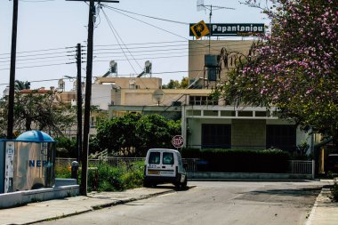 Limasol Kıbrıs Rum Kesimi 01 Nisan 2020. Kıbrıs Rum Kesimi 'nde Coronavirüs' ün yayılmasını önlemek için halkın karantinası sırasında Limasol 'un boş sokaklarının görüntüsü
