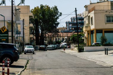 Limasol Kıbrıs Rum Kesimi 01 Nisan 2020. Kıbrıs Rum Kesimi 'nde Coronavirüs' ün yayılmasını önlemek için halkın karantinası sırasında Limasol 'un boş sokaklarının görüntüsü