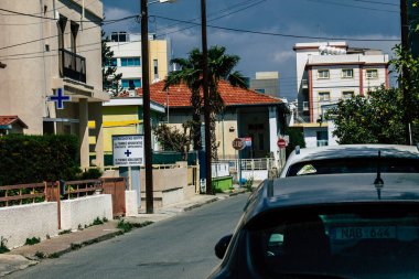 Limasol Kıbrıs Rum Kesimi 01 Nisan 2020. Kıbrıs Rum Kesimi 'nde Coronavirüs' ün yayılmasını önlemek için halkın karantinası sırasında Limasol 'un boş sokaklarının görüntüsü