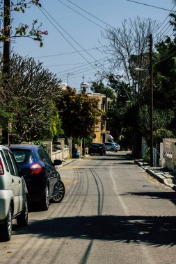 Limasol Kıbrıs Rum Kesimi 01 Nisan 2020. Kıbrıs Rum Kesimi 'nde Coronavirüs' ün yayılmasını önlemek için halkın karantinası sırasında Limasol 'un boş sokaklarının görüntüsü