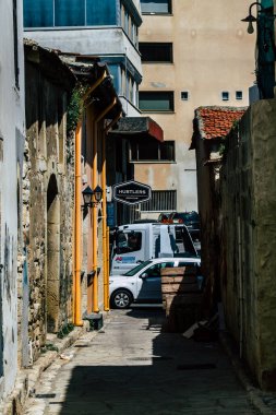 Limasol Kıbrıs Rum Kesimi 01 Nisan 2020. Kıbrıs Rum Kesimi 'nde Coronavirüs' ün yayılmasını önlemek için halkın karantinası sırasında Limasol 'un boş sokaklarının görüntüsü