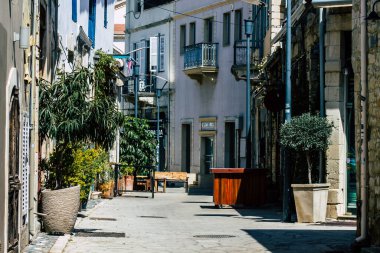 Limasol Kıbrıs Rum Kesimi 01 Nisan 2020. Kıbrıs Rum Kesimi 'nde Coronavirüs' ün yayılmasını önlemek için halkın karantinası sırasında Limasol 'un boş sokaklarının görüntüsü