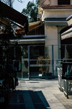 Limasol Kıbrıs Rum Kesimi 01 Nisan 2020. Kıbrıs Rum Kesimi 'nde Coronavirüs' ün yayılmasını önlemek için halkın karantinası sırasında Limasol 'un boş sokaklarının görüntüsü