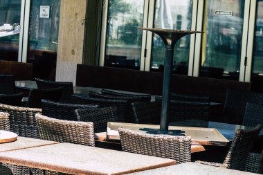 Limasol Kıbrıs Rum Kesimi 01 Nisan 2020. Kıbrıs Rum Kesimi 'nde Coronavirüs' ün yayılmasını önlemek için halkın karantinası sırasında Limasol 'un boş sokaklarının görüntüsü