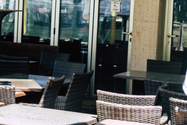 Limasol Kıbrıs Rum Kesimi 01 Nisan 2020. Kıbrıs Rum Kesimi 'nde Coronavirüs' ün yayılmasını önlemek için halkın karantinası sırasında Limasol 'un boş sokaklarının görüntüsü