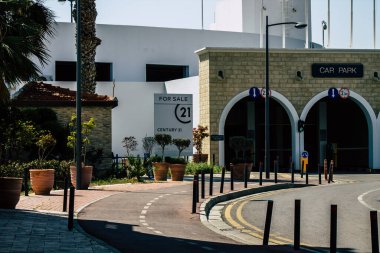 Limasol Kıbrıs Rum Kesimi 01 Nisan 2020. Kıbrıs Rum Kesimi 'nde Coronavirüs' ün yayılmasını önlemek için halkın karantinası sırasında Limasol 'un boş sokaklarının görüntüsü