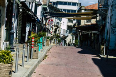 Limasol Kıbrıs Rum Kesimi 01 Nisan 2020. Kıbrıs Rum Kesimi 'nde Coronavirüs' ün yayılmasını önlemek için halkın karantinası sırasında Limasol 'un boş sokaklarının görüntüsü