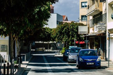 Limasol Kıbrıs Rum Kesimi 01 Nisan 2020. Kıbrıs Rum Kesimi 'nde Coronavirüs' ün yayılmasını önlemek için halkın karantinası sırasında Limasol 'un boş sokaklarının görüntüsü