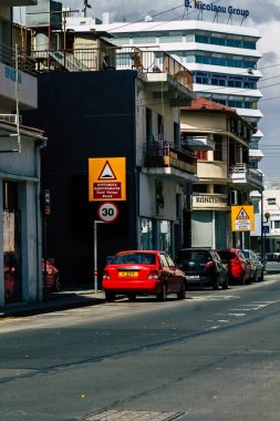 Limasol Kıbrıs Rum Kesimi 01 Nisan 2020. Kıbrıs Rum Kesimi 'nde Coronavirüs' ün yayılmasını önlemek için halkın karantinası sırasında Limasol 'un boş sokaklarının görüntüsü