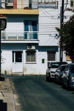 Limasol Kıbrıs Rum Kesimi 01 Nisan 2020. Kıbrıs Rum Kesimi 'nde Coronavirüs' ün yayılmasını önlemek için halkın karantinası sırasında Limasol 'un boş sokaklarının görüntüsü