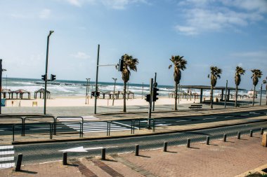 Tel Aviv İsrail 1 Nisan 2020 Coronavirus 'un yayılmasını önlemek için nüfusun karantinası sırasında Tel Aviv' in boş sokaklarının görüntüsü