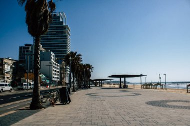 Tel Aviv İsrail, 2 Nisan 2020 'de Tel Aviv' in boş plajlarını koronavirüsün yayılmasını önlemek için karantinaya aldı.