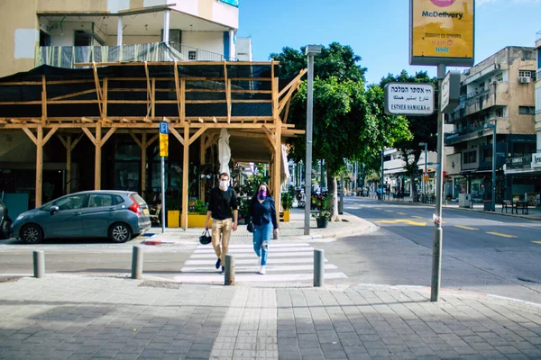 Tel Aviv Israel Dubna 2020 Pohled Neidentifikované Osoby Procházející Prázdných — Stock fotografie