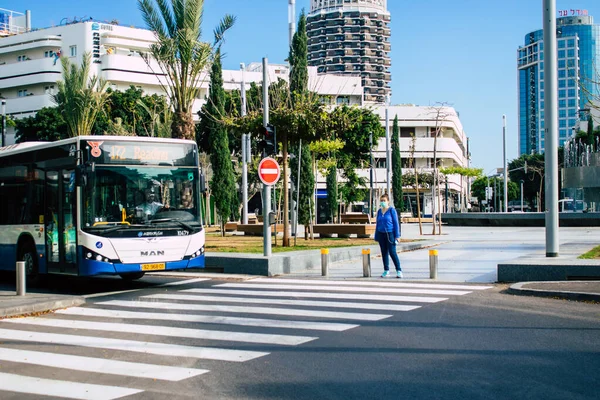 아비브 이스라엘 2020 사람들 코로나 바이러스 확산을 텔아비브의 거리를 — 스톡 사진
