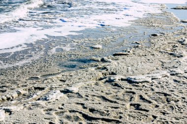 Ölü Deniz İsrail 21 Nisan 2018, İsrail 'deki Ölü Deniz' den kristal tuza yakın çekim