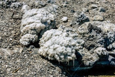 Ölü Deniz İsrail 21 Nisan 2018, İsrail 'deki Ölü Deniz' den kristal tuza yakın çekim