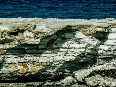 Ölü Deniz İsrail 21 Nisan 2018, İsrail 'deki Ölü Deniz' den kristal tuza yakın çekim