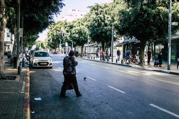 Τελ Αβίβ Ισραήλ Απριλίου 2020 Άποψη Αγνώστων Ανθρώπων Που Περπατούν — Φωτογραφία Αρχείου