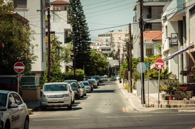 Kıbrıs Rum Kesimi 16 Nisan 2020, Kıbrıs Rum Kesimi 'nde Coronavirüs' ün yayılmasını önlemek için halkın karantinası sırasında Limasol 'un boş sokaklarının görüntüsü
