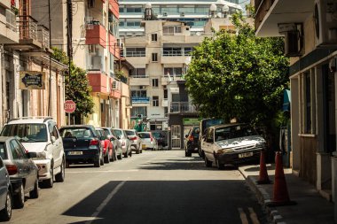 Kıbrıs Rum Kesimi 16 Nisan 2020, Kıbrıs Rum Kesimi 'nde Coronavirüs' ün yayılmasını önlemek için halkın karantinası sırasında Limasol 'un boş sokaklarının görüntüsü