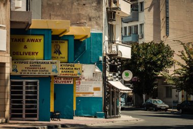 Kıbrıs Rum Kesimi 16 Nisan 2020, Kıbrıs Rum Kesimi 'nde Coronavirüs' ün yayılmasını önlemek için halkın karantinası sırasında Limasol 'un boş sokaklarının görüntüsü