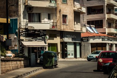 Kıbrıs Rum Kesimi 16 Nisan 2020, Kıbrıs Rum Kesimi 'nde Coronavirüs' ün yayılmasını önlemek için halkın karantinası sırasında Limasol 'un boş sokaklarının görüntüsü