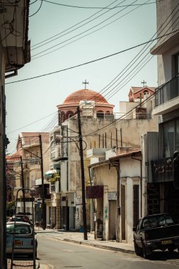 Kıbrıs Rum Kesimi 16 Nisan 2020, Kıbrıs Rum Kesimi 'nde Coronavirüs' ün yayılmasını önlemek için halkın karantinası sırasında Limasol 'un boş sokaklarının görüntüsü