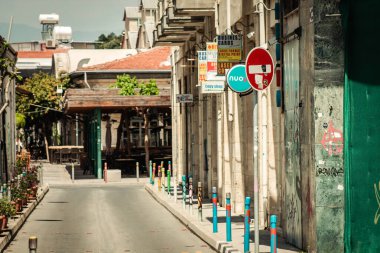 Kıbrıs Rum Kesimi 16 Nisan 2020, Kıbrıs Rum Kesimi 'nde Coronavirüs' ün yayılmasını önlemek için halkın karantinası sırasında Limasol 'un boş sokaklarının görüntüsü