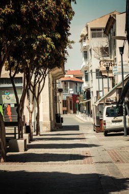 Kıbrıs Rum Kesimi 16 Nisan 2020, Kıbrıs Rum Kesimi 'nde Coronavirüs' ün yayılmasını önlemek için halkın karantinası sırasında Limasol 'un boş sokaklarının görüntüsü