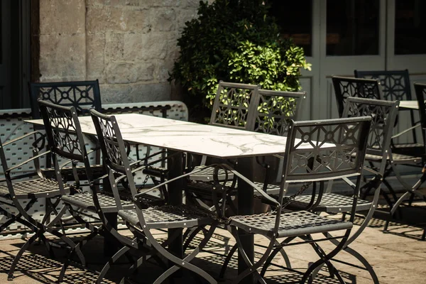 Limassol Cyprus Квітня 2020 Вид Різні Стільці Столи Ресторанів Закритих — стокове фото