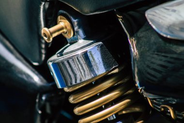 Kıbrıs Rum Kesimi 18 Nisan 2020 'de Kıbrıs Rum Kesimi' nin Limasol adasında park halindeki Honda X4 motorsikletine yakın çekim