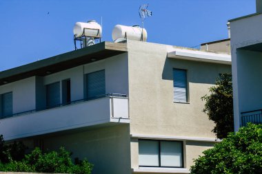 Limasol Kıbrıs Rum Kesimi 18 Nisan 2020 Kıbrıs Rum Kesimi 'nin Limasol adasının sokaklarında modern bir binanın cephesinin görüntüsü