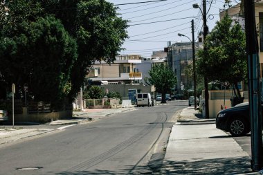 Kıbrıs Rum Kesimi 20 Nisan 2020, Kıbrıs Rum Kesimi 'nde Coronavirüs' ün yayılmasını önlemek için halkın karantinası sırasında boş Limasol caddesinin görüntüsü