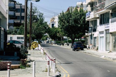 Kıbrıs Rum Kesimi 20 Nisan 2020, Kıbrıs Rum Kesimi 'nde Coronavirüs' ün yayılmasını önlemek için halkın karantinası sırasında boş Limasol caddesinin görüntüsü