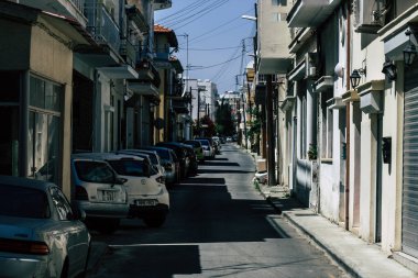 Kıbrıs Rum Kesimi 20 Nisan 2020, Kıbrıs Rum Kesimi 'nde Coronavirüs' ün yayılmasını önlemek için halkın karantinası sırasında boş Limasol caddesinin görüntüsü