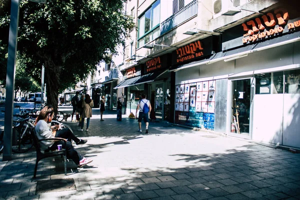 Tel Aviv Israel Abril 2020 Vista Pessoas Não Identificadas Sentadas — Fotografia de Stock