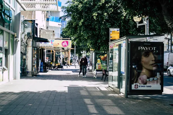 Tel Aviv Israel Abril 2020 Vista Pessoas Não Identificadas Andando — Fotografia de Stock