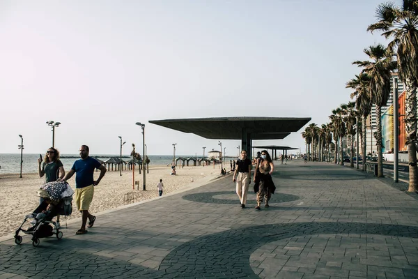 Tel Aviv Israel Abril 2020 Vista Personas Identificadas Caminando Frente —  Fotos de Stock