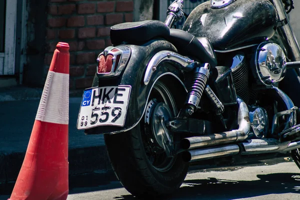 Limassol Chipre Maio 2020 Fecho Uma Motocicleta Estacionada Nas Ruas — Fotografia de Stock