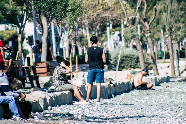 Limassol Chipre Maio 2020 Vista Pessoas Não Identificadas Divertindo Praia — Fotografia de Stock