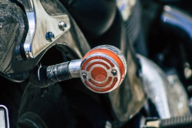 Kıbrıs Rum Kesimi 10 Mayıs 2020 'de Kıbrıs Rum Kesimi' nin Limasol adasında park halindeki Honda VLX motosikletine yakın çekim